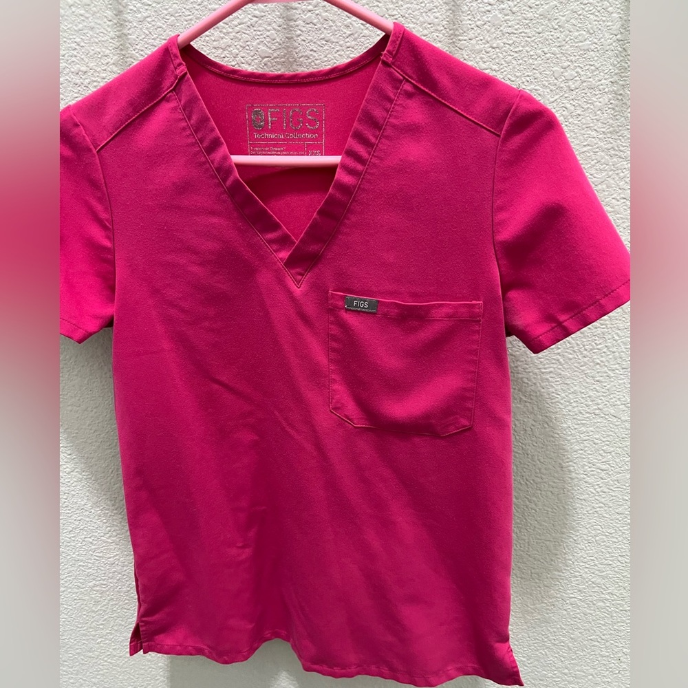 Figs Catarina Scrub Top in Shocking Pink XXS
